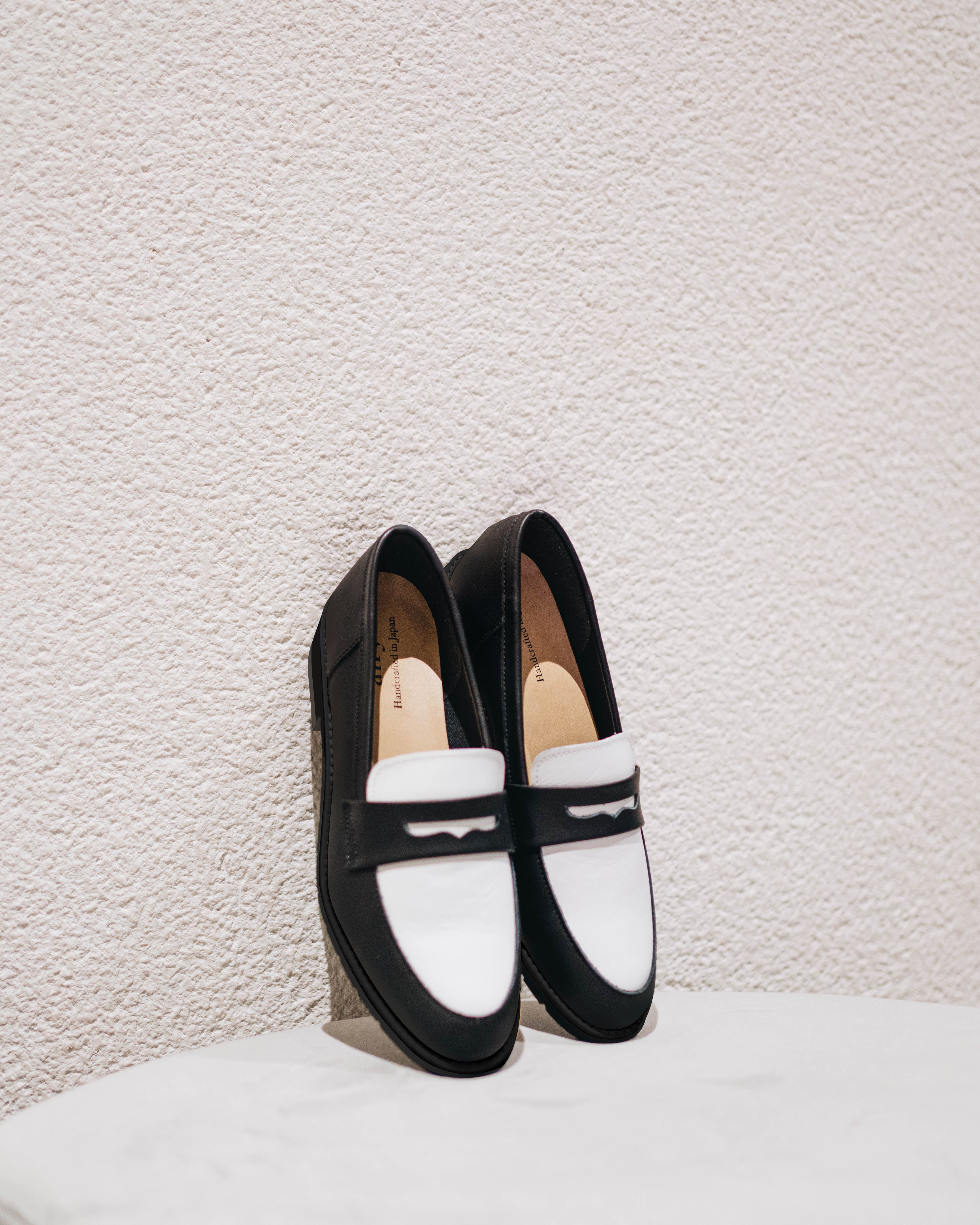 Penny Loafers - Black n White